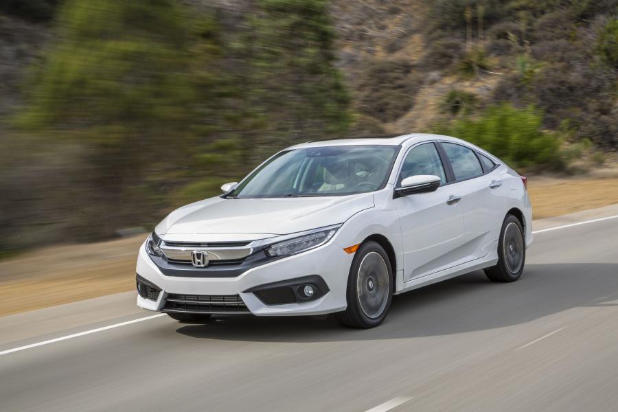  Honda Civic Touring Sedan (FC1) 2015 года  (NA) (фото 32 из 40)
